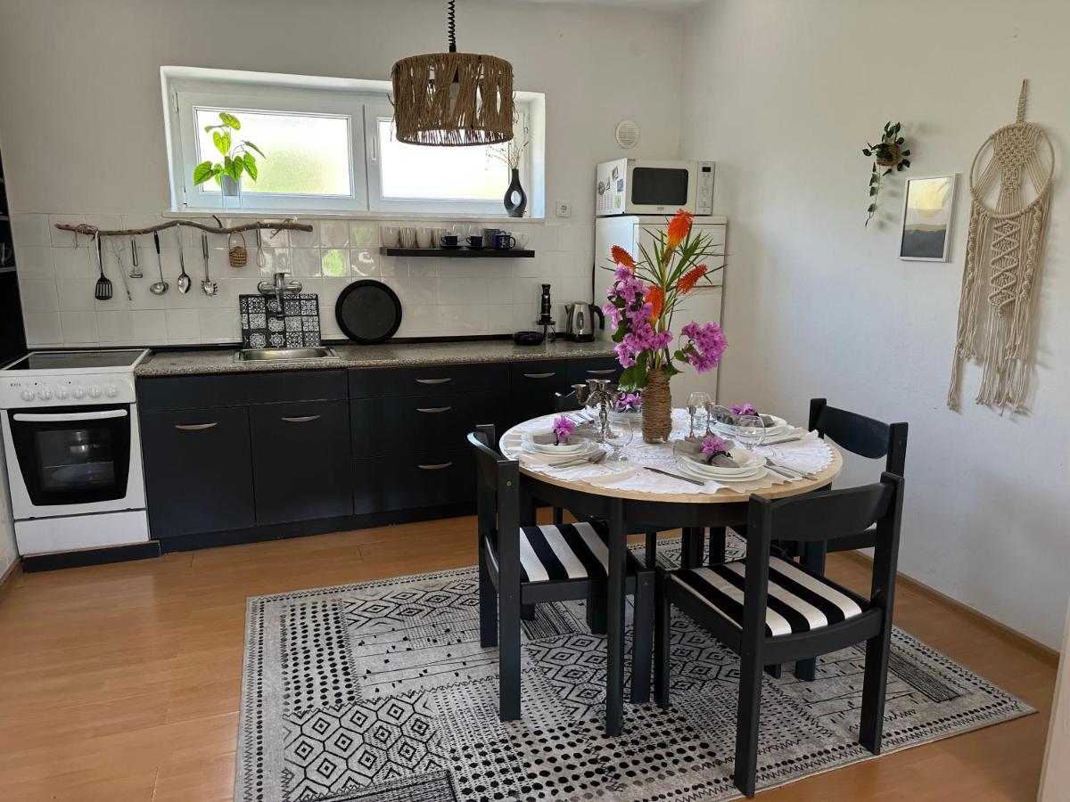 Cosy Family Apartment Marina Kastela Near Airport Zewnętrze zdjęcie